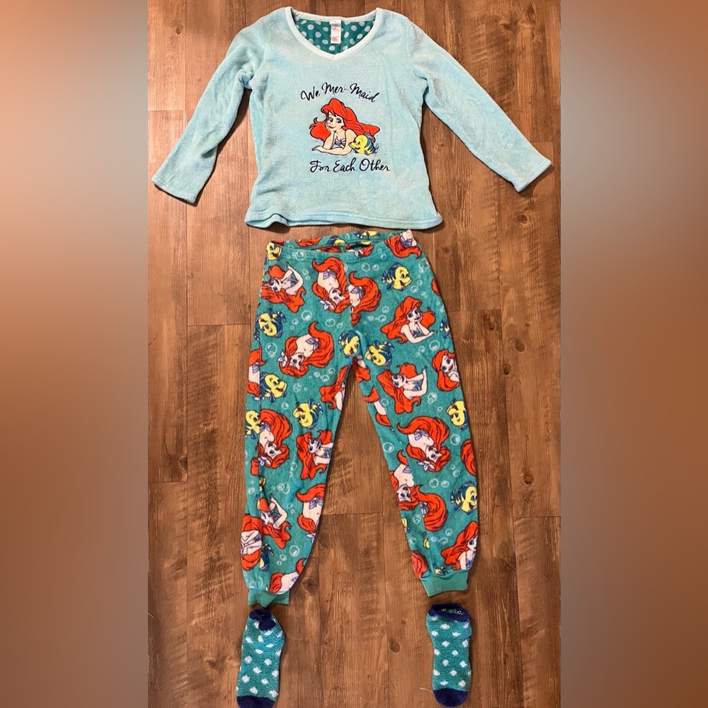 Juniors Disney The Little Mermaid Pajama Set